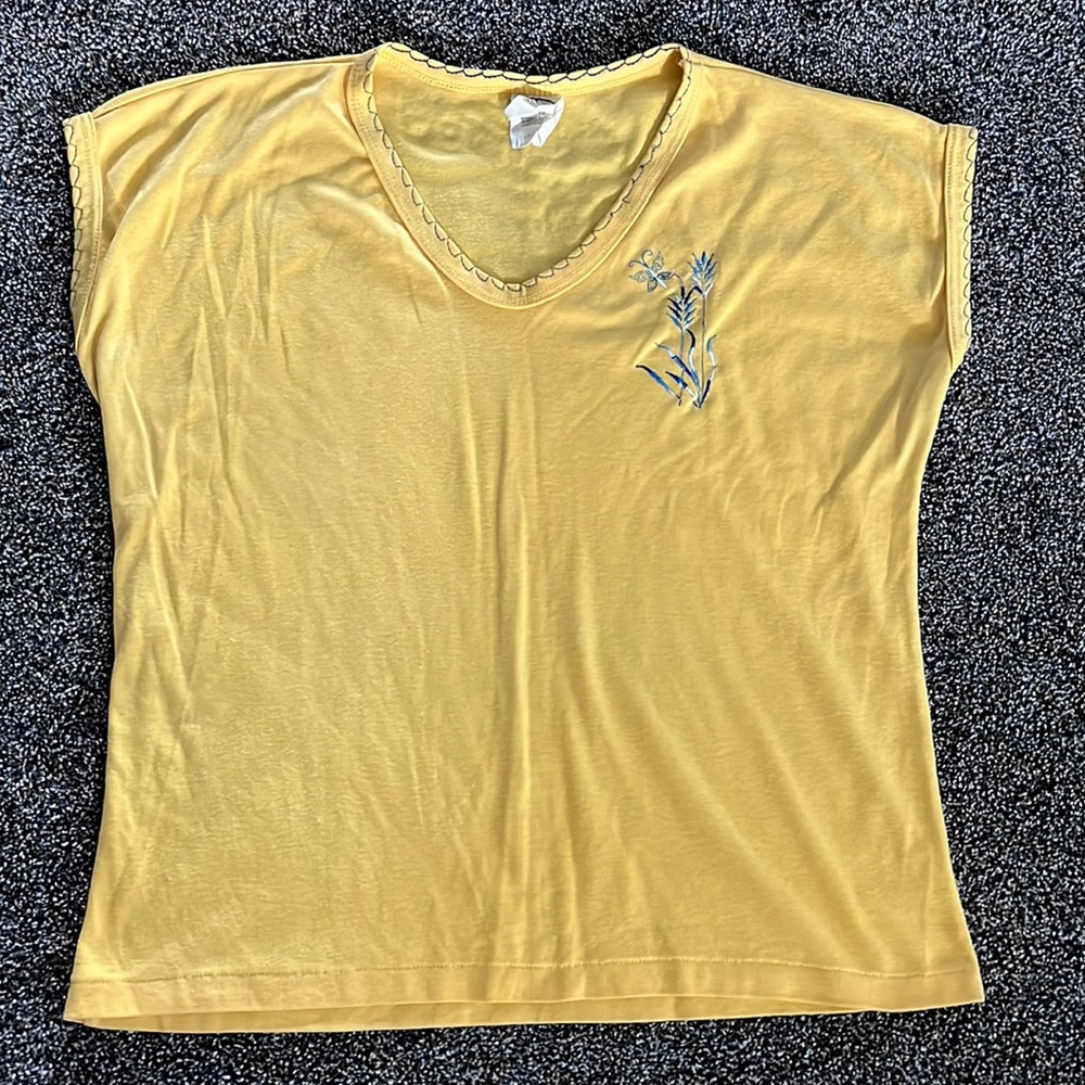 Vintage Land & Sea yellow butterfly v neck top size 4 spring summer